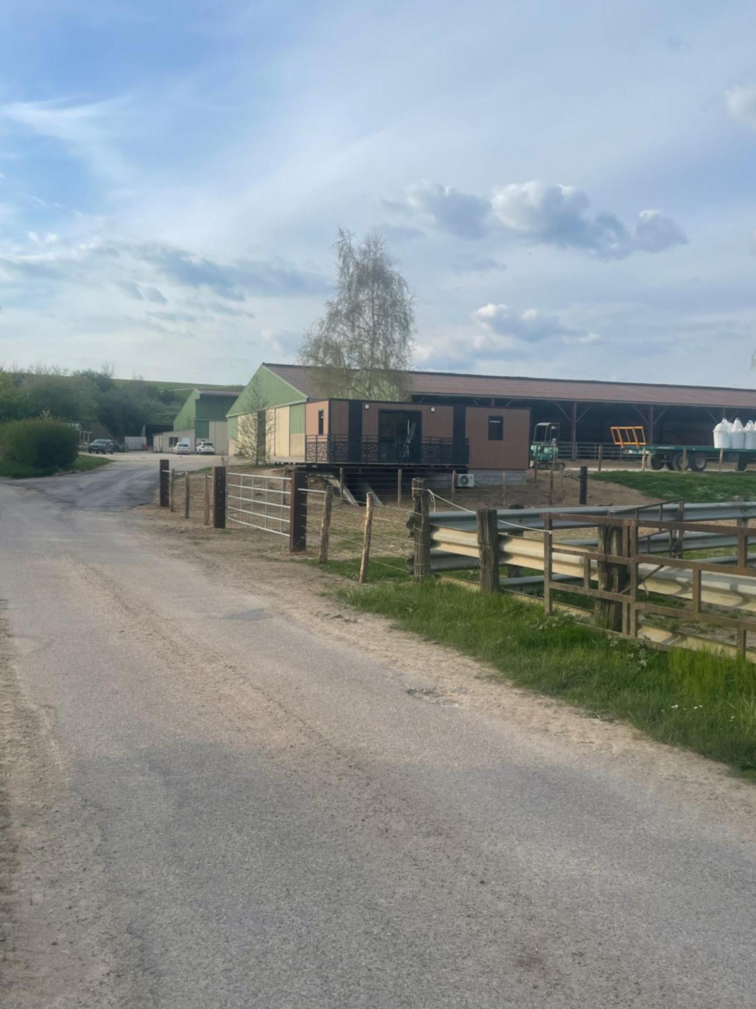 Au Coeur De La Ferme 2 Villa Lacroix-sur-Meuse Buitenkant foto